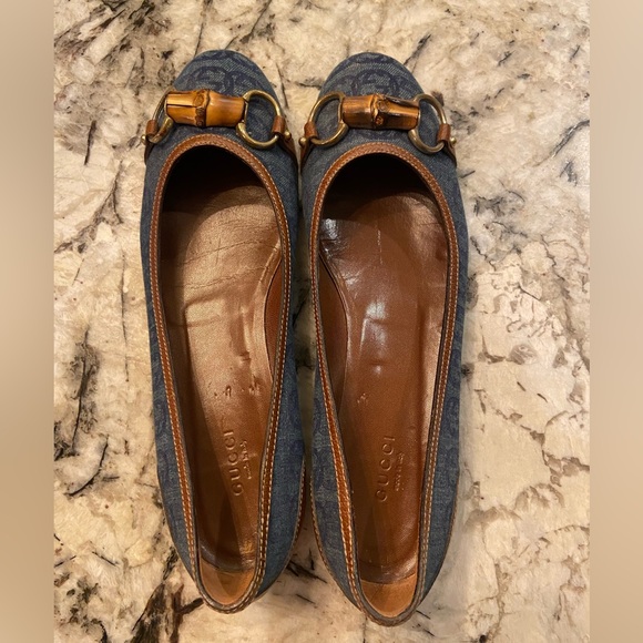 Gucci Logo-Printed Denim Ballet Flats With Bamboo Buckle - Picture 5 of 11